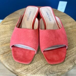 Kenneth Cole NWT Coral "Emy" Suede Mules Sandals | Size 7.5